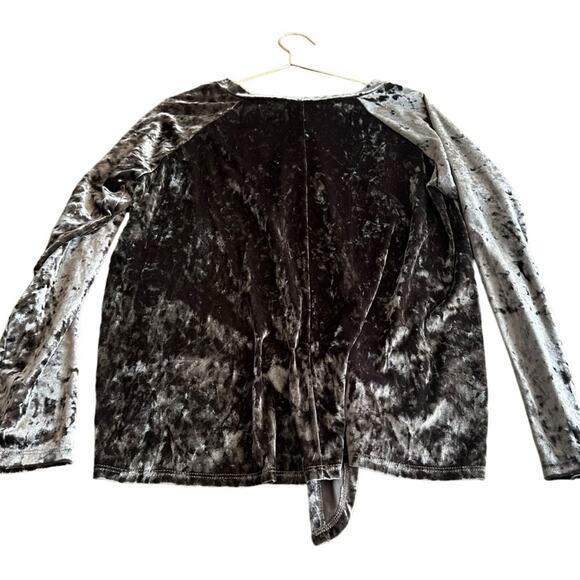 Peppermint Crushed Velvet Twist Front Top size small long sleeved - Picture 2 of 5
